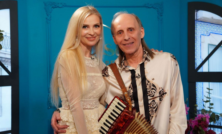 După 20 de ani, fraţii Bivol au revenit în satul de baștină cu un concert de excepție. Ce își amintesc artiștii despre copilăria la Cojușna - VIDEO După 20 de ani, fraţii Bivol au revenit în satul de baștină cu un concert de excepție. Ce își amintesc artiștii despre copilăria la Cojușna - VIDEO