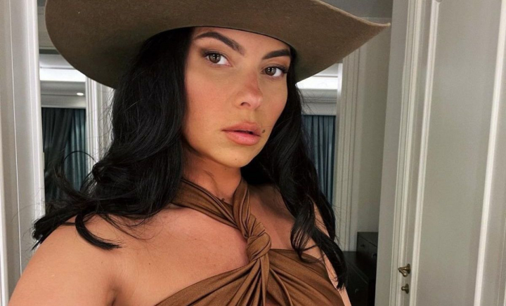 INNA, oprită de poliție în Cehia. Ce s-a întâmplat - FOTO/VIDEO INNA, oprită de poliție în Cehia. Ce s-a întâmplat - FOTO/VIDEO