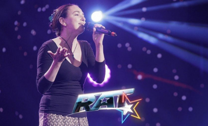 Ioana Destro a emoționat o sală întreagă în cea de-a doua semifinală Românii au talent! Andra a aplaudat-o în picioare: „Mi s-a făcut pielea de găină!” -VIDEO Ioana Destro a emoționat o sală întreagă în cea de-a doua semifinală Românii au talent! Andra a aplaudat-o în picioare: „Mi s-a făcut pielea de găină!” -VIDEO