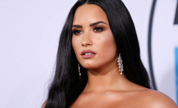 Demi Lovato, mai slabă ca niciodată! Fanii au acuzat-o că a folosit Ozempic - FOTO Demi Lovato, mai slabă ca niciodată! Fanii au acuzat-o că a folosit Ozempic - FOTO