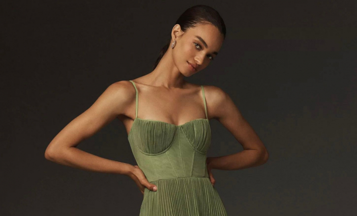 Ce rochii se poartă la nunți în 2025. 7 trenduri elegante de urmat - FOTO Ce rochii se poartă la nunți în 2025. 7 trenduri elegante de urmat - FOTO