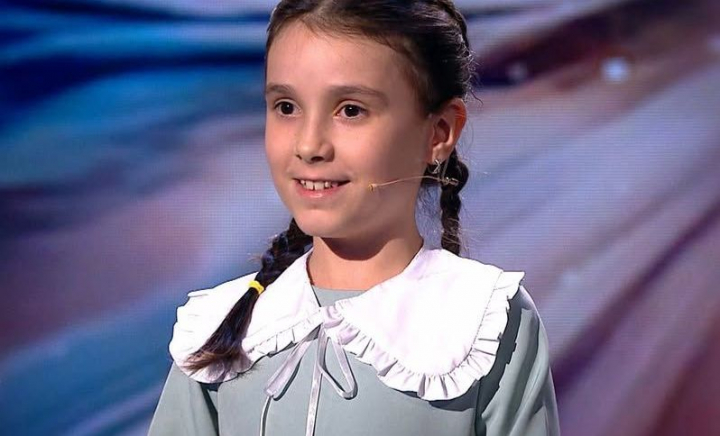 Nu s-a calificat în finală, dar acest lucru nu o împiedică să-și urmeze visurile. Interviu cu Kira Curteanu, fetița de doar 10 ani care a fost aplaudată în picioare la Românii au talent - VIDEO Nu s-a calificat în finală, dar acest lucru nu o împiedică să-și urmeze visurile. Interviu cu Kira Curteanu, fetița de doar 10 ani care a fost aplaudată în picioare la Românii au talent - VIDEO