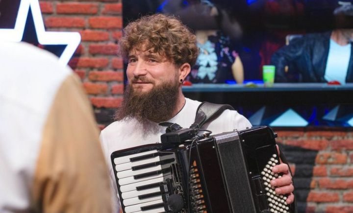 Acordeonul magic al lui Misha Grossu ne-a trecut prin toate stările posibile. Vezi prestația moldoveanului din semifinala show-ului „Românii au Talent”: „Nu am mai întâlnit așa ceva! Tu ai cântat ca să ne atingi sufletele și ai reușit” - VIDEO Acordeonul magic al lui Misha Grossu ne-a trecut prin toate stările posibile. Vezi prestația moldoveanului din semifinala show-ului „Românii au Talent”: „Nu am mai întâlnit așa ceva! Tu ai cântat ca să ne atingi sufletele și ai reușit” - VIDEO