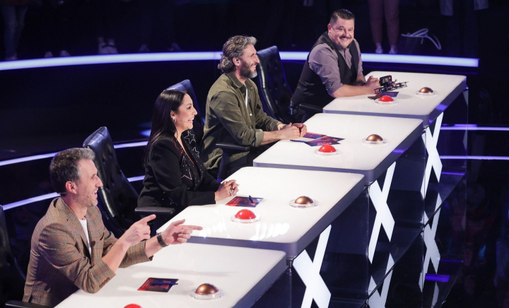 S-au calificat Lucian și Daniel Advahov sau Misha Grossu în marea finală „Românii au talent”? Iată lista celor 10 finaliști - VIDEO
S-au calificat Lucian și Daniel Advahov sau Misha Grossu în marea finală „Românii au talent”? Iată lista celor 10 finaliști - VIDEO