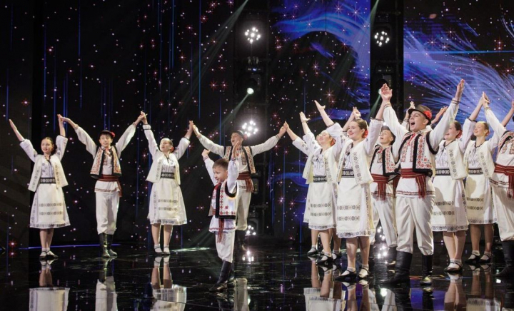 Codrenii - o sută de copii, o singură pasiune! Cum s-a schimbat parcursul artistic al ansamblului după ce au participat la „Românii au Talent” - VIDEO Codrenii - o sută de copii, o singură pasiune! Cum s-a schimbat parcursul artistic al ansamblului după ce au participat la „Românii au Talent” - VIDEO