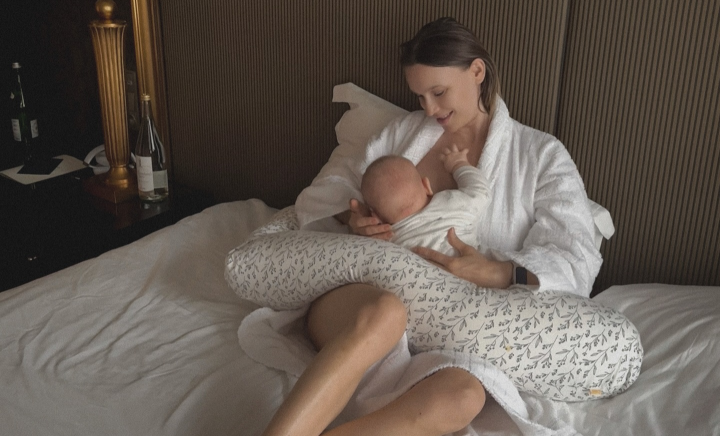 Olia Tira - prima apariție la TV alături de fiul ei! Iată cum s-a schimbat viața interpretei după ce a devenit mamă - VIDEO Olia Tira - prima apariție la TV alături de fiul ei! Iată cum s-a schimbat viața interpretei după ce a devenit mamă - VIDEO