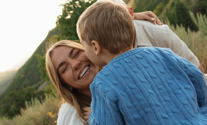 Fiul de doar trei ani al unei influencerițe a murit. S-a stins din viață după câteva zile de când a fost transportat la spital de urgență. Unde a fost găsit micuțul în stare critică Fiul de doar trei ani al unei influencerițe a murit. S-a stins din viață după câteva zile de când a fost transportat la spital de urgență. Unde a fost găsit micuțul în stare critică