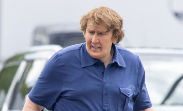 Regele filmelor de acțiune din anii '90 a suferit o transformare uimitoare pentru noul rol. Cu părul lung și cu câteva kilograme în plus, actorul este de nerecunoscut - FOTO Regele filmelor de acțiune din anii '90 a suferit o transformare uimitoare pentru noul rol. Cu părul lung și cu câteva kilograme în plus, actorul este de nerecunoscut - FOTO