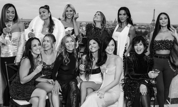 Viitoarea soție a magnatului Jeff Bezos a purtat o ținută românească! Cât a costat - FOTO Viitoarea soție a magnatului Jeff Bezos a purtat o ținută românească! Cât a costat - FOTO