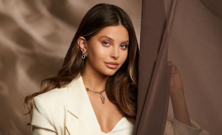 Coincidență sau chiar o copiază? Vezi cât de mult seamănă conținutul publicat pe online de Valerie Lungu cu cel al Marinelei Bezer! Filmulețe și fotografii cu „dovezile” sunt virale pe TikTok - FOTO/VIDEO Coincidență sau chiar o copiază? Vezi cât de mult seamănă conținutul publicat pe online de Valerie Lungu cu cel al Marinelei Bezer! Filmulețe și fotografii cu „dovezile” sunt virale pe TikTok - FOTO/VIDEO