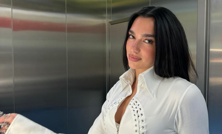 Dua Lipa a interpretat o piesă din repertoriul lui Enrique Iglesias și i-a cucerit pe fani: „Ești atât de talentată” - VIDEO Dua Lipa a interpretat o piesă din repertoriul lui Enrique Iglesias și i-a cucerit pe fani: „Ești atât de talentată” - VIDEO