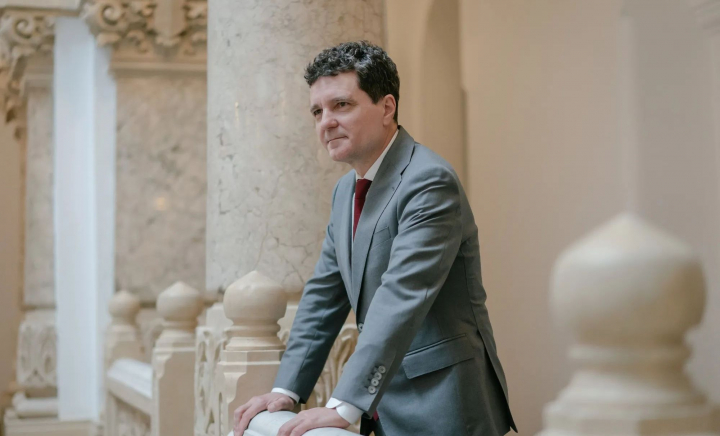 Replica pe care Nicușor Dan a primit-o de la fiica lui, după ce s-a încheiat ceremonia de învestire. Președintele României a fost luat prin surprindere: „A fost cu emoții” Replica pe care Nicușor Dan a primit-o de la fiica lui, după ce s-a încheiat ceremonia de învestire. Președintele României a fost luat prin surprindere: „A fost cu emoții”