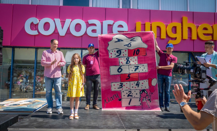 „Eu pictez Covorul Meu”, la cea de-a IV-a ediție! Iată câți câștigători au fost desemnați anul acesta la concursul de talente pentru copii - VIDEO „Eu pictez Covorul Meu”, la cea de-a IV-a ediție! Iată câți câștigători au fost desemnați anul acesta la concursul de talente pentru copii - VIDEO