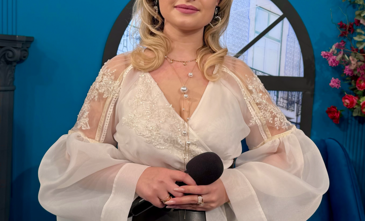 Între scenă și familie! Cine este interpreta care îmbină perfect cariera cu viața personală: „Nu am obosit încă, mai pot și mai vreau” - VIDEO Între scenă și familie! Cine este interpreta care îmbină perfect cariera cu viața personală: „Nu am obosit încă, mai pot și mai vreau” - VIDEO