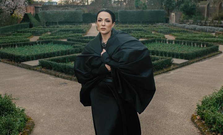 Oare va repeta succesul pe care l-a avut cu piesa „Iubește-mă”? Tania Turtureanu a lansat „Printre Stele” - VIDEO Oare va repeta succesul pe care l-a avut cu piesa „Iubește-mă”? Tania Turtureanu a lansat „Printre Stele” - VIDEO