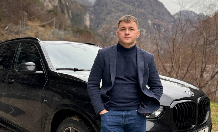 Un sushi burger delicios, gata în doar 10 minute! Rețeta lui Dan Meșina - VIDEO Un sushi burger delicios, gata în doar 10 minute! Rețeta lui Dan Meșina - VIDEO