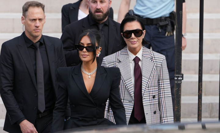 Kim Kardashian, păzită mai ceva ca un președinte după jaful din Paris. De ce a ajuns să plătească 12 milioane de dolari pentru protecție - FOTO Kim Kardashian, păzită mai ceva ca un președinte după jaful din Paris. De ce a ajuns să plătească 12 milioane de dolari pentru protecție - FOTO