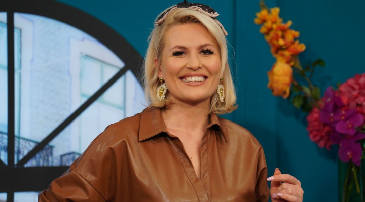 Dacă te-ai întâlni cu tine, copilul, ce ți-ai spune? Răspunsuri emoționante de la Dianna Rotaru și Dimonn - VIDEO Dacă te-ai întâlni cu tine, copilul, ce ți-ai spune? Răspunsuri emoționante de la Dianna Rotaru și Dimonn - VIDEO
