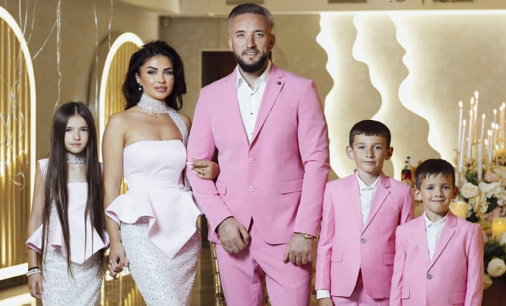 S-au lăsat provocați! Cine e mai talentat, cui îi place mai mult școala și cine se supără cel mai repede dintre copiii soților Maxian - VIDEO S-au lăsat provocați! Cine e mai talentat, cui îi place mai mult școala și cine se supără cel mai repede dintre copiii soților Maxian - VIDEO