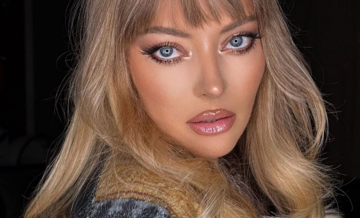 Îmbrăcată ca o păpușă Barbie, dar cu un mesaj puternic. Delia, piesă despre stereotipurile în care sunt încadrate femeile - VIDEO Îmbrăcată ca o păpușă Barbie, dar cu un mesaj puternic. Delia, piesă despre stereotipurile în care sunt încadrate femeile - VIDEO