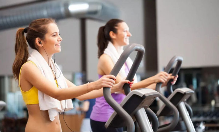 10 sfaturi dacă vrei să slăbești când ai un program încărcat