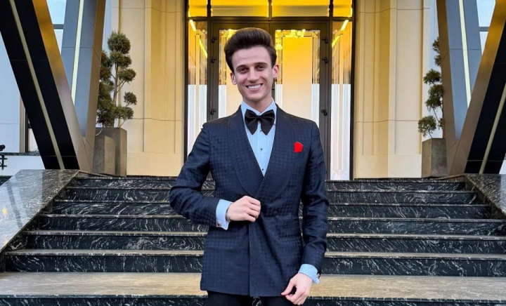 Săptămâna verde începe cu un exemplu demn de urmat. Gabriel Nebunu a plantat 5 copaci în Scuarul Catedralei şi nu se opreşte aici. Mai multe despre dragostea pentru natură a artistului, află astăzi, la „O Seară Perfectă” - VIDEO Săptămâna verde începe cu un exemplu demn de urmat. Gabriel Nebunu a plantat 5 copaci în Scuarul Catedralei şi nu se opreşte aici. Mai multe despre dragostea pentru natură a artistului, află astăzi, la „O Seară Perfectă” - VIDEO