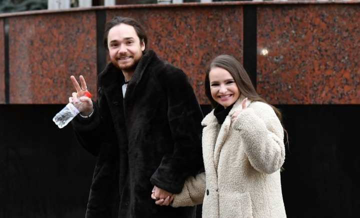 Cătălin Lungu și Ana Cernicova - oficial soț și soție! Cei doi s-au căsătorit în fața a sute de oameni. Vezi momentul emoționant - VIDEO Cătălin Lungu și Ana Cernicova - oficial soț și soție! Cei doi s-au căsătorit în fața a sute de oameni. Vezi momentul emoționant - VIDEO