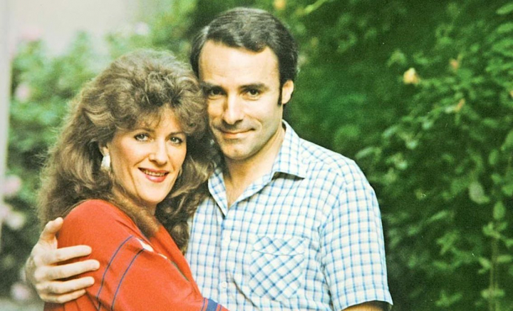 Povestea întâlnirii dintre Stela Enache și Florin Bogardo, iubirea vieții ei. A cerut-o în căsătorie la 3 zile după ce s-au cunoscut: „A fost un tip deosebit” Povestea întâlnirii dintre Stela Enache și Florin Bogardo, iubirea vieții ei. A cerut-o în căsătorie la 3 zile după ce s-au cunoscut: „A fost un tip deosebit”