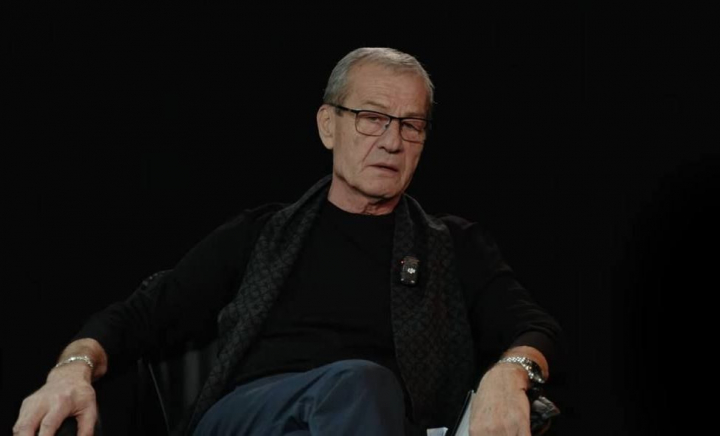 A lucrat aproape 20 de ani la Teatrul „Alexei Mateevici”, însă de doi ani nu îi mai calcă pragul. Nicolae Jelescu a povestit totul: „Nu m-au dat afară, am plecat singur ca să nu...” - VIDEO A lucrat aproape 20 de ani la Teatrul „Alexei Mateevici”, însă de doi ani nu îi mai calcă pragul. Nicolae Jelescu a povestit totul: „Nu m-au dat afară, am plecat singur ca să nu...” - VIDEO