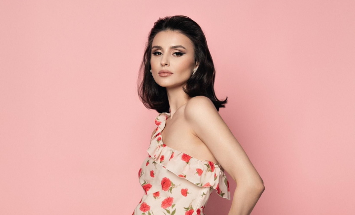 De la interpreți și influenceri, până la creatori de modă! TOP vedete ale lunii iunie - FOTO De la interpreți și influenceri, până la creatori de modă! TOP vedete ale lunii iunie - FOTO