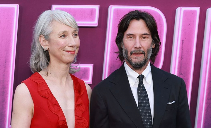 Keanu Reeves, nuntă în secret cu Alexandra Grant? Detaliul care le-a atras atenția fanilor la cel mai recent eveniment la care cuplul a făcut paradă de gesturi tandre - FOTO Keanu Reeves, nuntă în secret cu Alexandra Grant? Detaliul care le-a atras atenția fanilor la cel mai recent eveniment la care cuplul a făcut paradă de gesturi tandre - FOTO