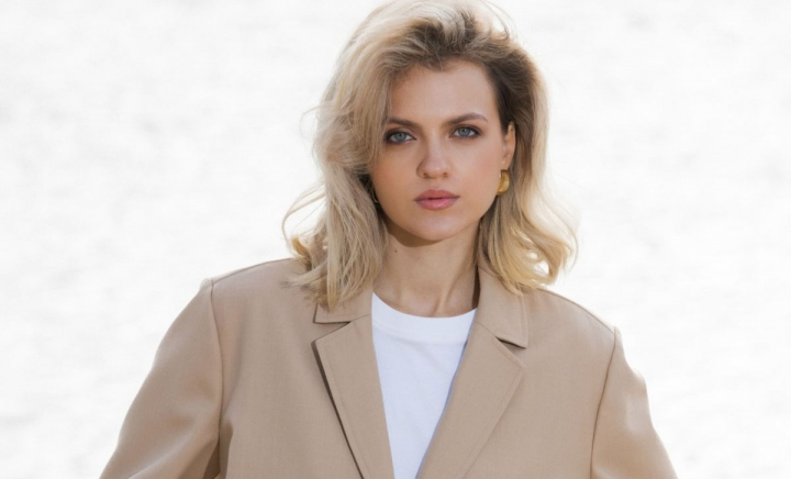 Lecție de stil de la Alina Carauș! Cum trebuie să arate o garderobă capsulă corectă pentru această vară - FOTO/VIDEO Lecție de stil de la Alina Carauș! Cum trebuie să arate o garderobă capsulă corectă pentru această vară - FOTO/VIDEO