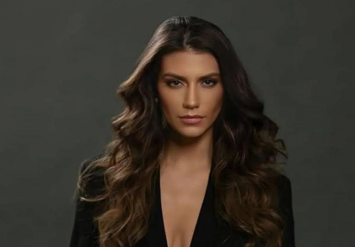 O tânără de 28 de ani, finalistă Miss Universe, a murit subit. Logodnicul ei, cu ochii în lacrimi: „Mă simt gol fără ea” O tânără de 28 de ani, finalistă Miss Universe, a murit subit. Logodnicul ei, cu ochii în lacrimi: „Mă simt gol fără ea”