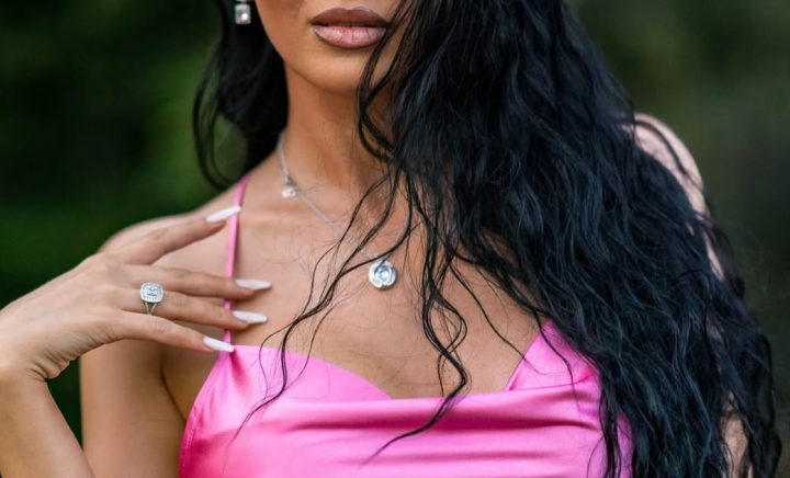 Fosta iubită a lui Patric Hanganu uimește cu cea mai recentă apariție! A apărut în mediul online îmbrăcată în rochie de mireasă - VIDEO Fosta iubită a lui Patric Hanganu uimește cu cea mai recentă apariție! A apărut în mediul online îmbrăcată în rochie de mireasă - VIDEO