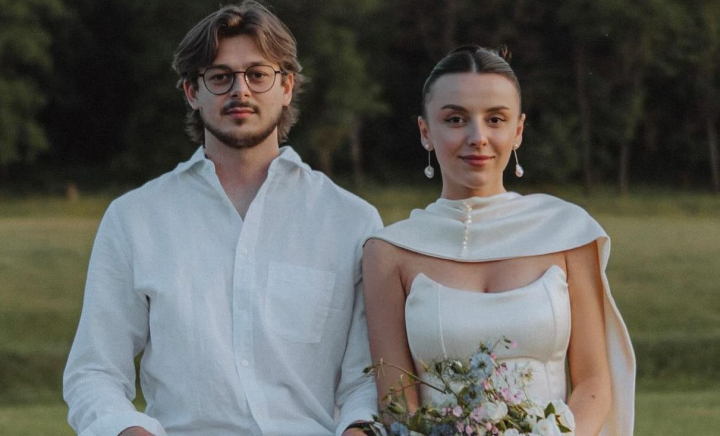 Gabriela Cojocaru a îmbrăcat rochia de mireasă! Influencerița este în culmea fericirii după ce s-a căsătorit - FOTO/VIDEO Gabriela Cojocaru a îmbrăcat rochia de mireasă! Influencerița este în culmea fericirii după ce s-a căsătorit - FOTO/VIDEO