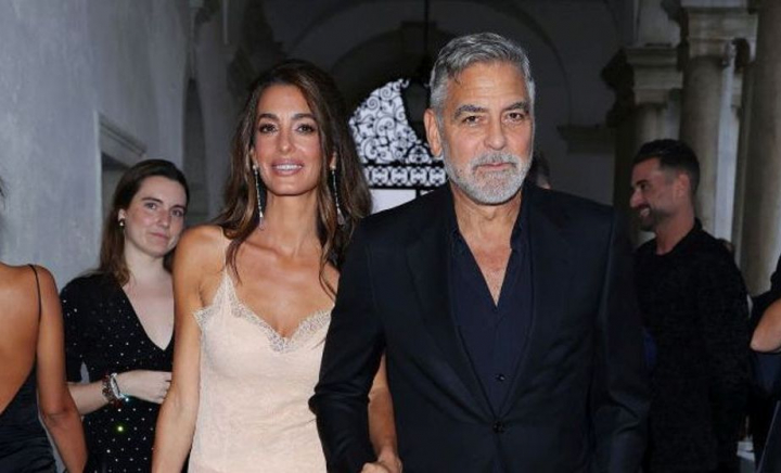Cum a reacționat Amal, soția lui George Clooney, când actorul și-a vopsit părut pentru rolul de pe Broadway: „Arătam ca un dealer” - FOTO Cum a reacționat Amal, soția lui George Clooney, când actorul și-a vopsit părut pentru rolul de pe Broadway: „Arătam ca un dealer” - FOTO