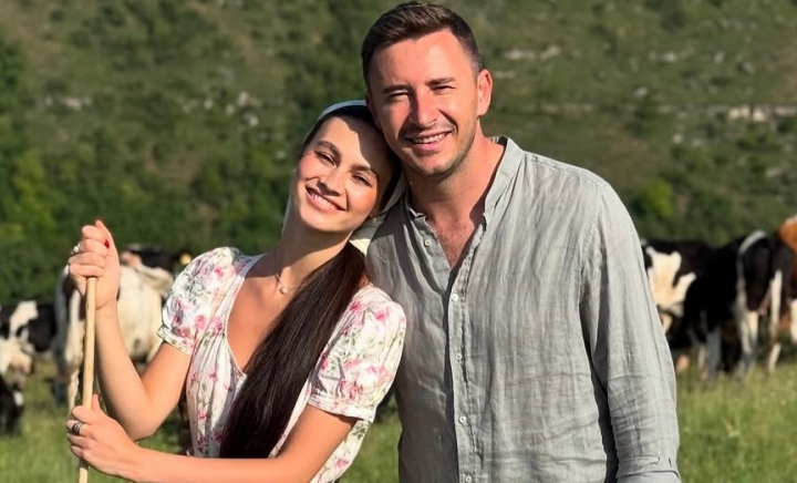 Nina Crețu - de ziua ei, pe deal cu vacile! Cum a fost la „petrecere” și ce cadouri inedite a primit influencerița de la fratele ei, Emilian: „Am zis că e prea scump pentru mine” - VIDEO Nina Crețu - de ziua ei, pe deal cu vacile! Cum a fost la „petrecere” și ce cadouri inedite a primit influencerița de la fratele ei, Emilian: „Am zis că e prea scump pentru mine” - VIDEO
