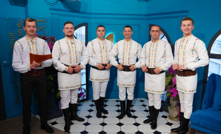 Interviu exclusiv cu membrii ansamblului „Șoimanii”! Cum reușesc să mențină o relație frumoasă în colectiv, dar și cum sunt împărțite rolurile între ei - VIDEO Interviu exclusiv cu membrii ansamblului „Șoimanii”! Cum reușesc să mențină o relație frumoasă în colectiv, dar și cum sunt împărțite rolurile între ei - VIDEO