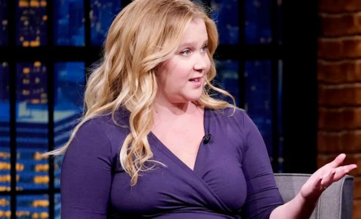 Era obsedată să slăbească și a încercat tot ce se poate, de la pastile până la liposucție. La 44 de ani, Amy Schumer a reușit să „topească” zeci de kilograme - FOTO Era obsedată să slăbească și a încercat tot ce se poate, de la pastile până la liposucție. La 44 de ani, Amy Schumer a reușit să „topească” zeci de kilograme - FOTO