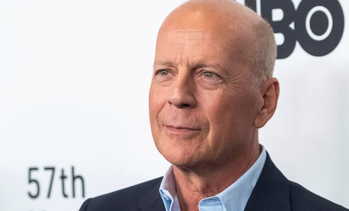 Soția lui Bruce Willis s-a neglijat pentru a avea grijă de actorul bolnav de demență: „Am crezut că trebuie să mă pun pe ultimul loc”- FOTO
Soția lui Bruce Willis s-a neglijat pentru a avea grijă de actorul bolnav de demență: „Am crezut că trebuie să mă pun pe ultimul loc”- FOTO