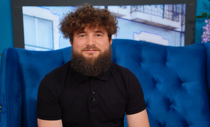 După turneul pe care l-a avut în Statele Unite ale Americii, acordeonistul Misha Grossu i-a făcut o promisiune soției sale. Despre ce este vorba - VIDEO După turneul pe care l-a avut în Statele Unite ale Americii, acordeonistul Misha Grossu i-a făcut o promisiune soției sale. Despre ce este vorba - VIDEO