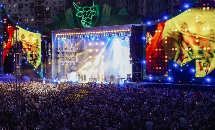 Artiști de top, un public de peste 10 mii de persoane și cea mai mare scenă din țară! Cum a fost atmosfera la prima ediție a festivalului „Născut în Moldova” - VIDEO Artiști de top, un public de peste 10 mii de persoane și cea mai mare scenă din țară! Cum a fost atmosfera la prima ediție a festivalului „Născut în Moldova” - VIDEO