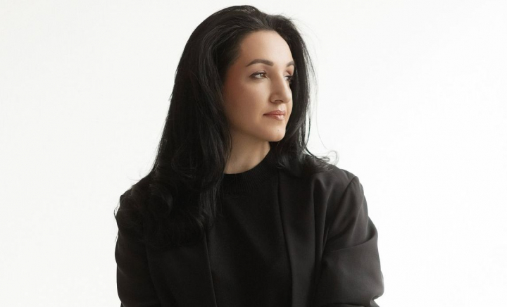 Pare complicat de făcut, însă în realitate totul este mult mai simplu decât credeai! Cofetarul Irina Popovici știe rețeta celei mai delicioase rulade cu bezea - VIDEO Pare complicat de făcut, însă în realitate totul este mult mai simplu decât credeai! Cofetarul Irina Popovici știe rețeta celei mai delicioase rulade cu bezea - VIDEO