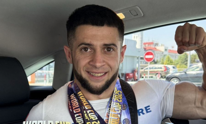 Val de reacții după ce Victor Muntean a declarat că ar fi cucerit 8 medalii de aur la un campionat din Rusia. Ce au spus Anastasia Nichita, Emilian Crețu, Irina Rângaci și alții - FOTO/VIDEO Val de reacții după ce Victor Muntean a declarat că ar fi cucerit 8 medalii de aur la un campionat din Rusia. Ce au spus Anastasia Nichita, Emilian Crețu, Irina Rângaci și alții - FOTO/VIDEO