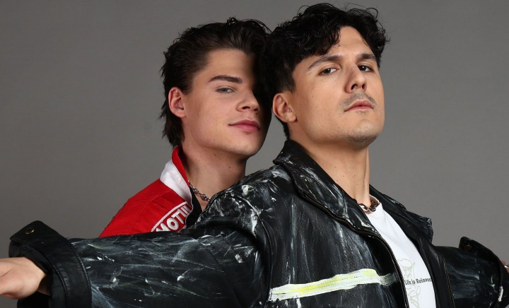 Mark Stam și Cristian Porcari - mai sinceri ca niciodată! Cine dintre ei a recunoscut că are o iubită cu 5 ani mai mare - VIDEO
Mark Stam și Cristian Porcari - mai sinceri ca niciodată! Cine dintre ei a recunoscut că are o iubită cu 5 ani mai mare - VIDEO