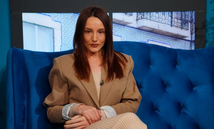 Recent, visul ei de a avea o proteză funcţională a devenit realitate, iar acum, Anişoara Negrei face primii paşi în sport. Ce exerciţii cuprinde antrenamentul Anişoarei, dar şi cât de bine se descurcă tânăra, află astăzi, la „O Seară Perfectă” - VIDEO Recent, visul ei de a avea o proteză funcţională a devenit realitate, iar acum, Anişoara Negrei face primii paşi în sport. Ce exerciţii cuprinde antrenamentul Anişoarei, dar şi cât de bine se descurcă tânăra, află astăzi, la „O Seară Perfectă” - VIDEO