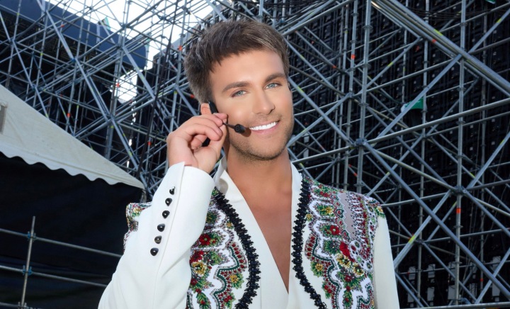 Ionel Istrati a sărbătorit un milion de vizualizări și o revedere emoționantă cu Nelly Ciobanu - FOTO/VIDEO Ionel Istrati a sărbătorit un milion de vizualizări și o revedere emoționantă cu Nelly Ciobanu - FOTO/VIDEO