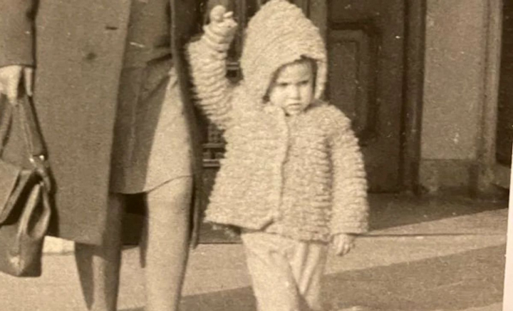 Recunoști fetița din imagine? A devenit celebră cu rolul pe care l-a jucat într-un film legendar: „La 6 ani am dobândit statutul ăsta de vedetă” - FOTO Recunoști fetița din imagine? A devenit celebră cu rolul pe care l-a jucat într-un film legendar: „La 6 ani am dobândit statutul ăsta de vedetă” - FOTO