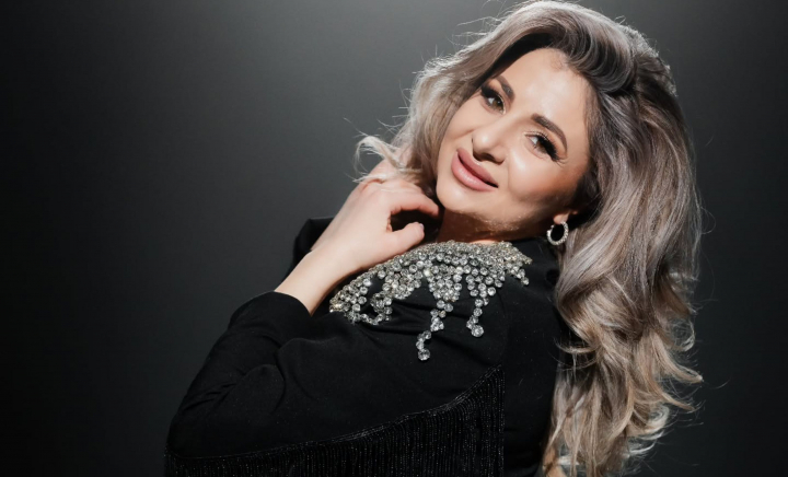 Cristina Ceauș s-a lăsat provocată! Interpreta a recunoscut dacă a umblat în telefonul partenerului și dacă a creat motive de ceartă doar pentru atenție – VIDEO Cristina Ceauș s-a lăsat provocată! Interpreta a recunoscut dacă a umblat în telefonul partenerului și dacă a creat motive de ceartă doar pentru atenție – VIDEO