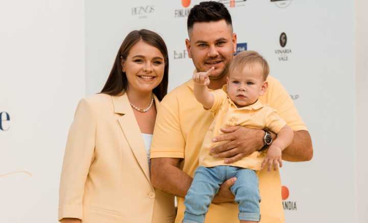 Cu copii în brațe sau la braț! Cine sunt invitații care au venit cu odraslele la petrecerea marca perfecte.md - FOTO Cu copii în brațe sau la braț! Cine sunt invitații care au venit cu odraslele la petrecerea marca perfecte.md - FOTO